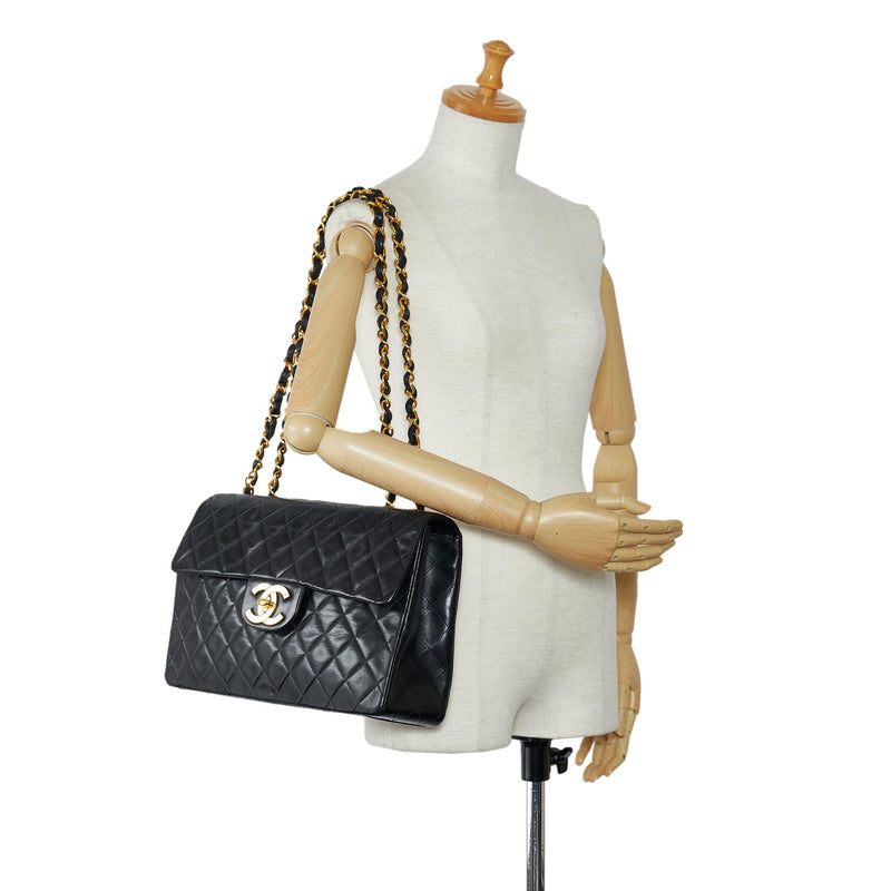 Chanel Maxi Classic Lambskin Single Flap (SHG-pmEpJD)