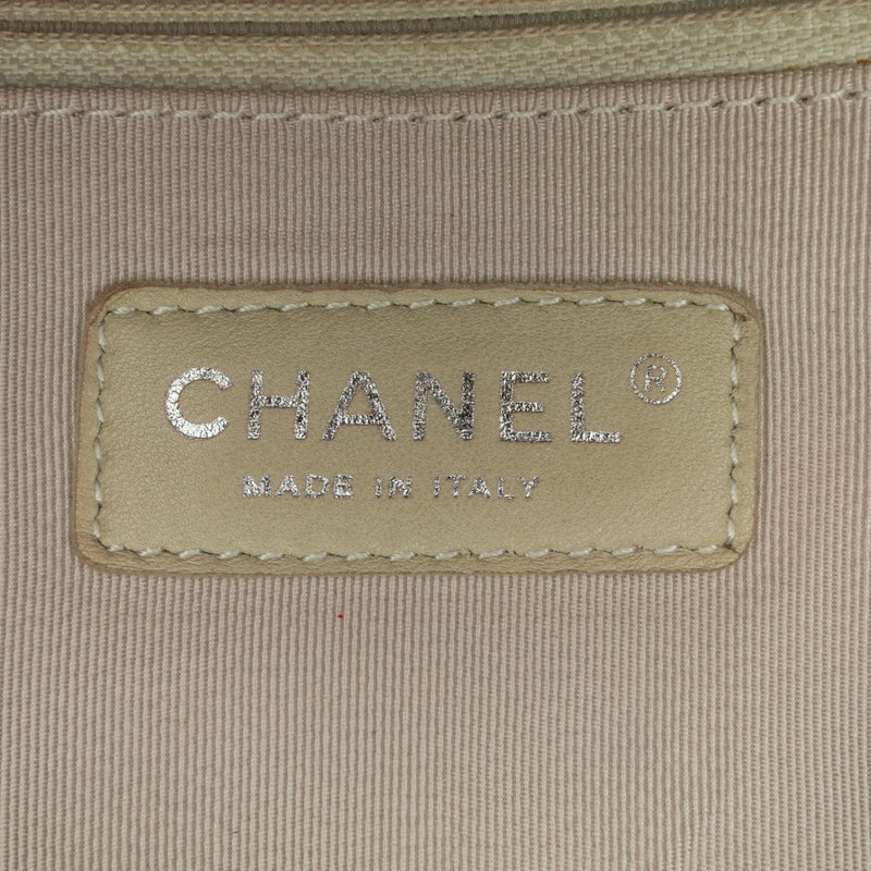 Chanel Maxi Washed Lambskin Chain Around Flap (SHG-CaYHus)