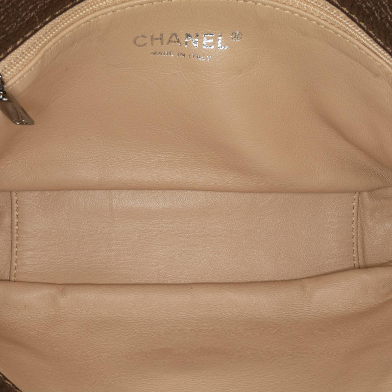 Chanel Medium Calfskin Luxe Ligne Flap (SHG-Mw3WxL)