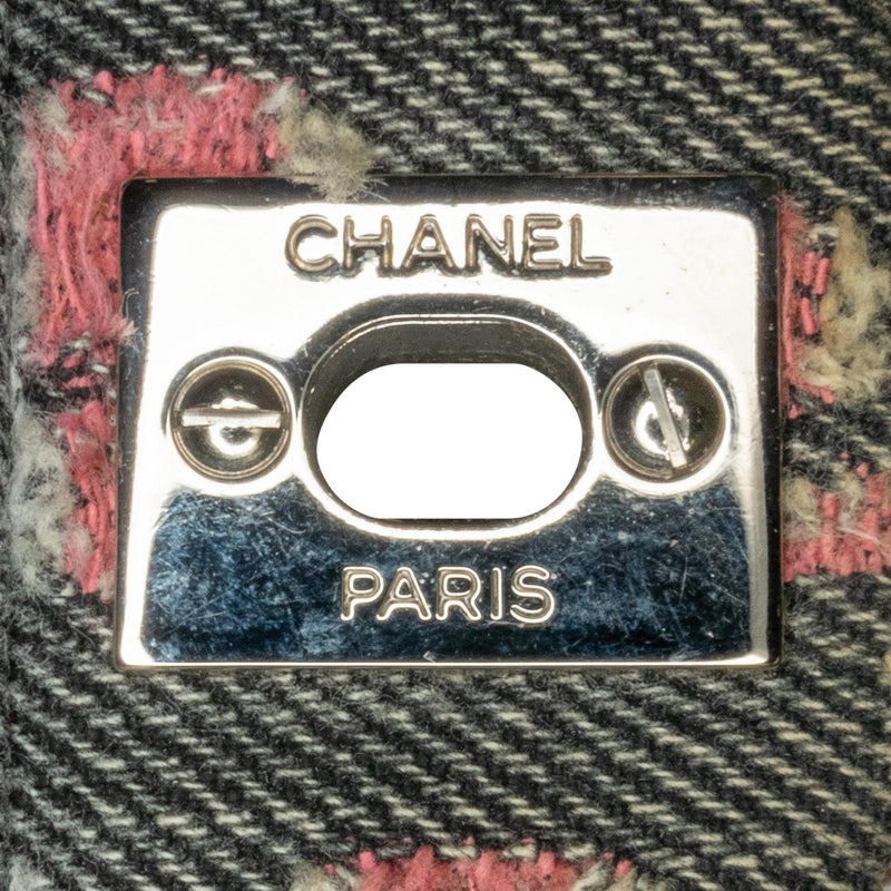 Chanel Medium Classic Distressed Denim Double Flap (SHG-TlmQAu)