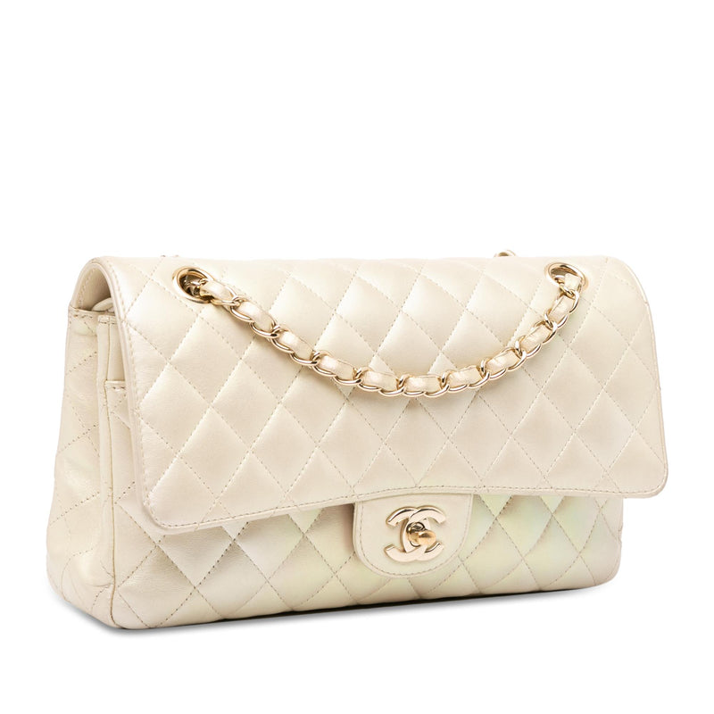 Chanel Medium Classic Iridescent Lambskin Double Flap (SHG-kXZTzR)