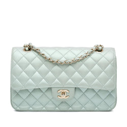 Chanel Medium Classic Iridescent Lambskin Double Flap (SHG-Ob6y5v)