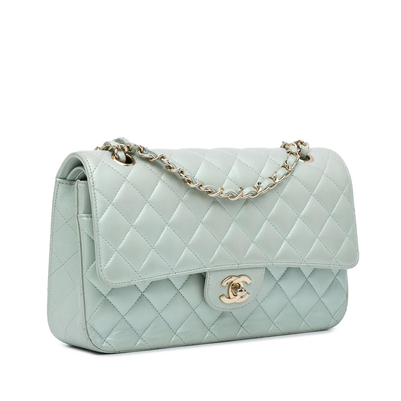 Chanel Medium Classic Iridescent Lambskin Double Flap (SHG-Ob6y5v)