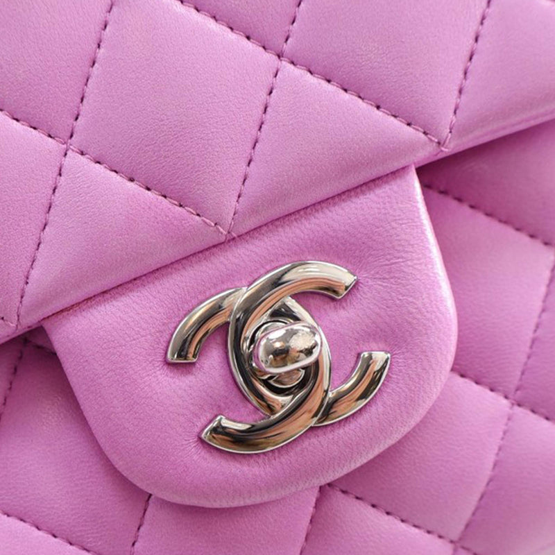 Chanel Medium Classic Lambskin Double Flap (SHG-JP2fgW)