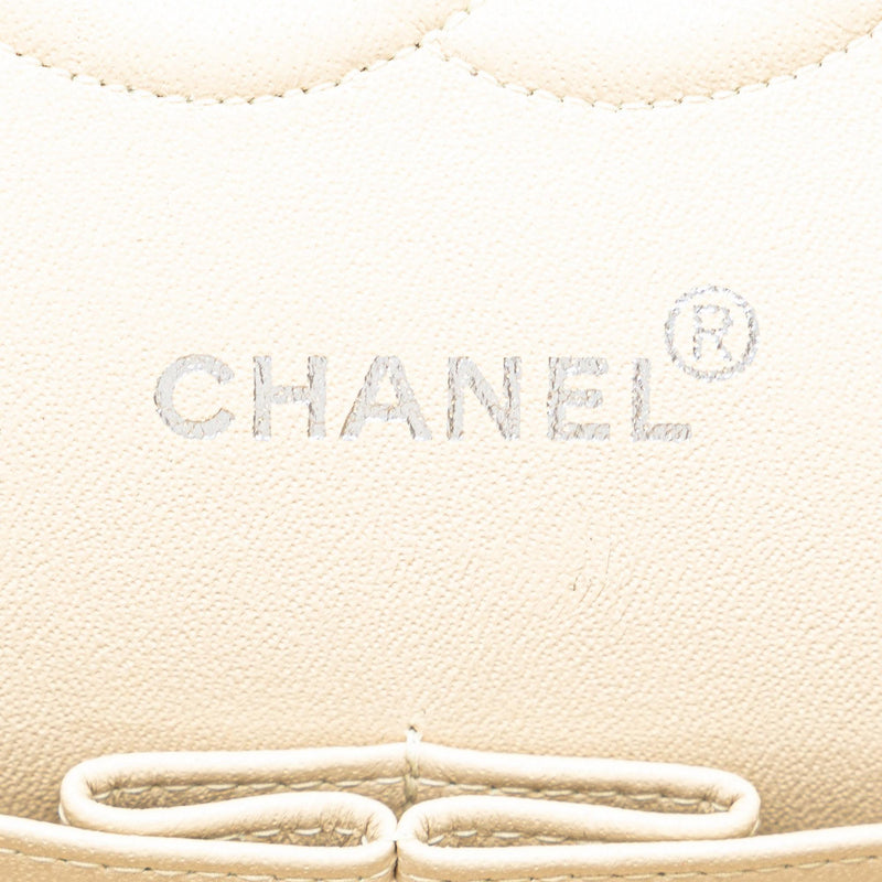 Chanel Medium Classic Lambskin Double Flap (SHG-2QnvV9)