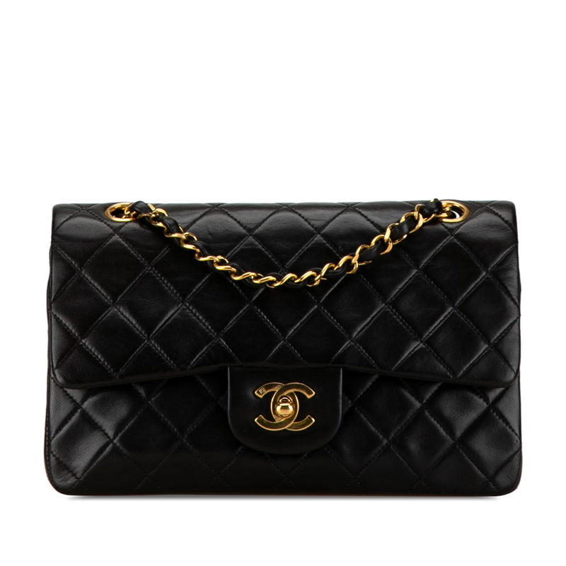 Chanel Medium Classic Lambskin Double Flap (SHG-JJIzds)