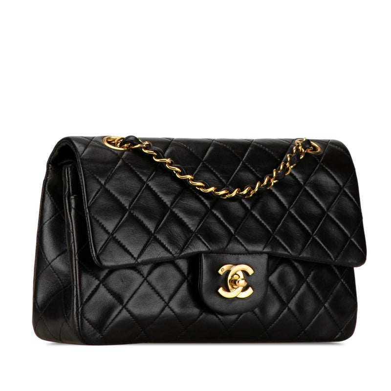 Chanel Medium Classic Lambskin Double Flap (SHG-JJIzds)