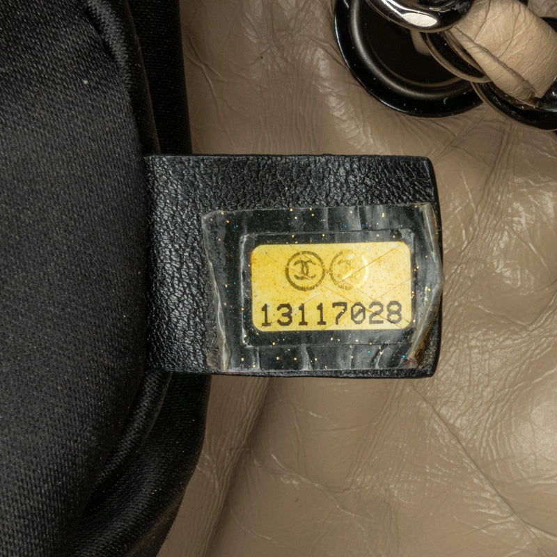 Chanel Medium Glazed Calfskin Twisted Flap (SHG-wkrXpk)