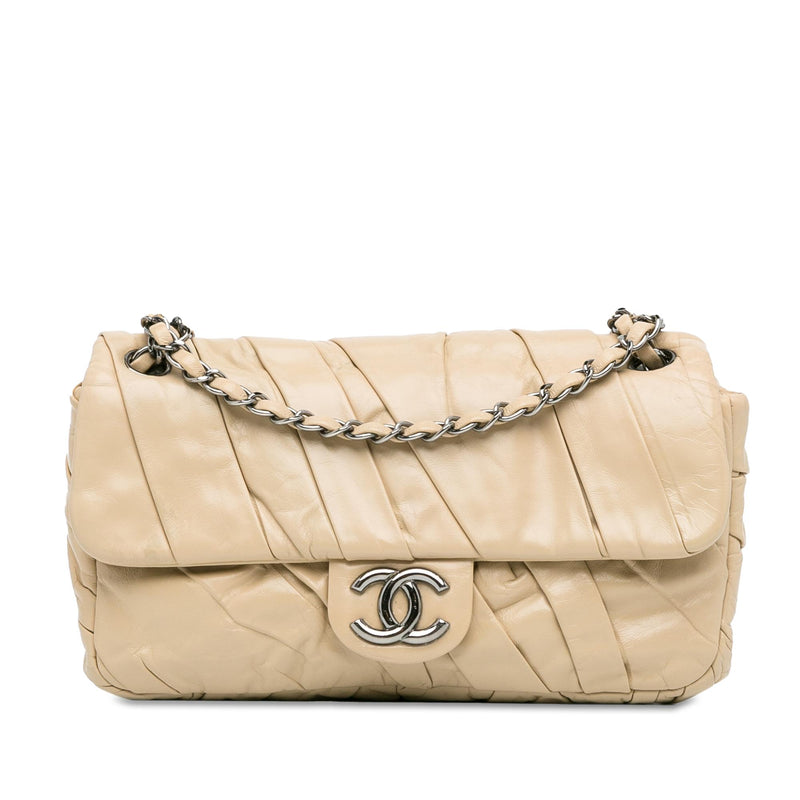 Chanel Medium Glazed Calfskin Twisted Flap (SHG-wkrXpk)