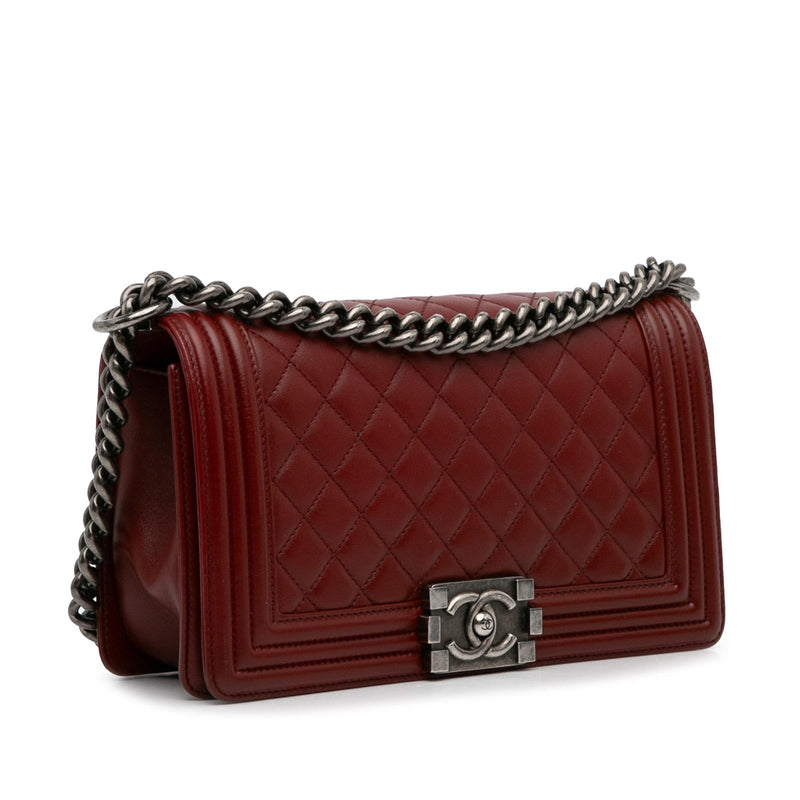 Chanel Medium Lambskin Boy Flap (SHG-rwJIri)