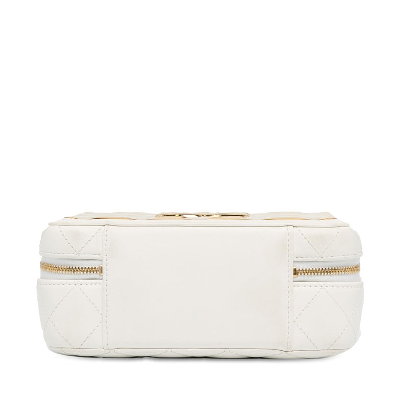 Chanel Medium Lambskin Golden Plate Vanity Case (SHG-c6SzIL)