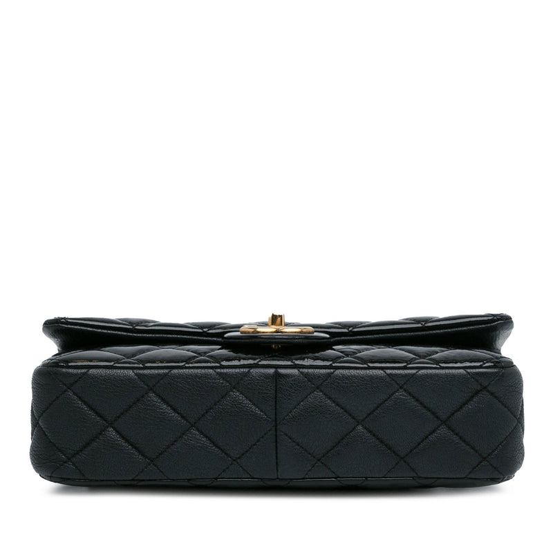 Chanel Medium Patent Goatskin CC Eyelet Flap (SHG-Et4xHu)