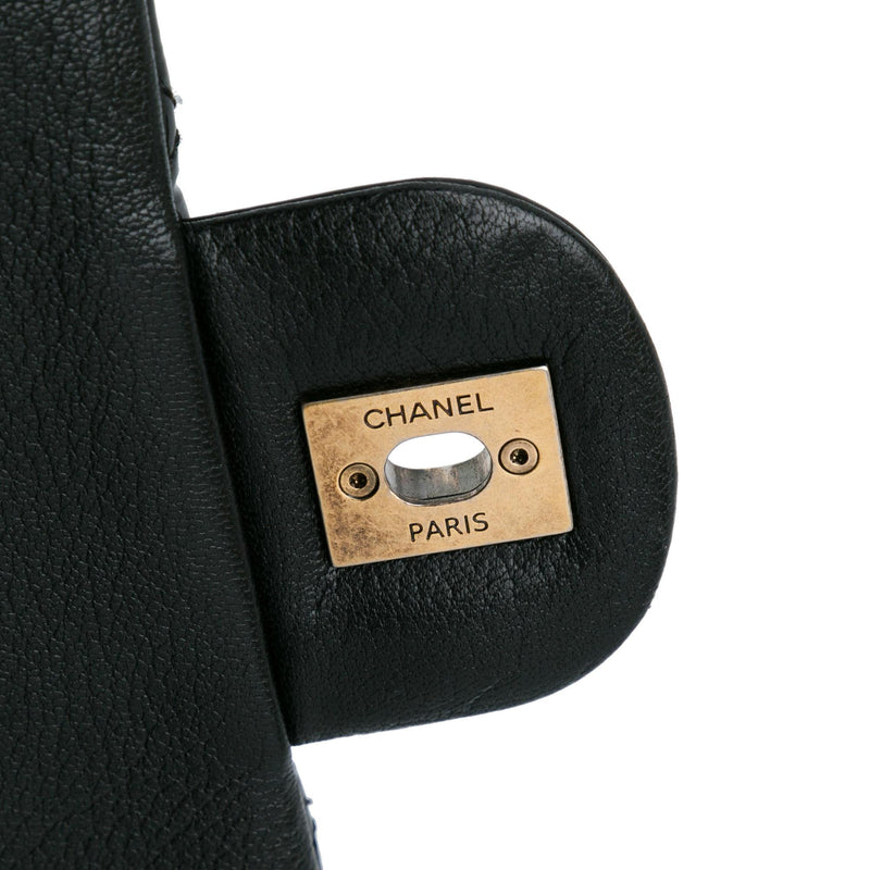 Chanel Medium Patent Goatskin CC Eyelet Flap (SHG-7lc5oU)