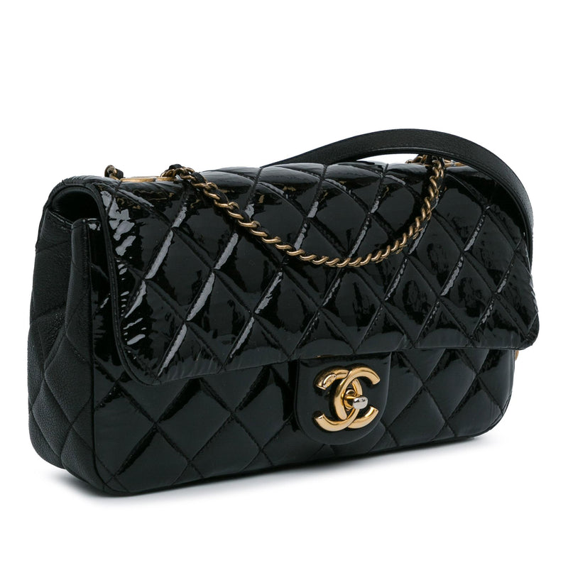 Chanel Medium Patent Goatskin CC Eyelet Flap (SHG-7lc5oU)