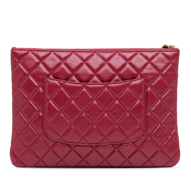 Chanel Medium Quilted Lambskin O Case Clutch (SHG-wDy0Mj)