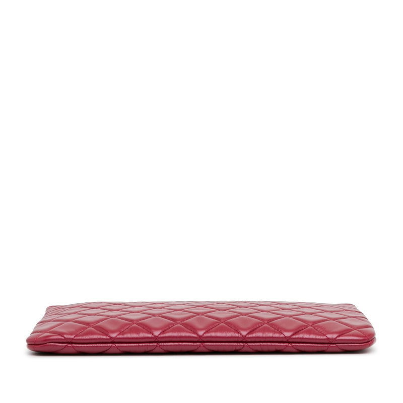 Chanel Medium Quilted Lambskin O Case Clutch (SHG-wDy0Mj)