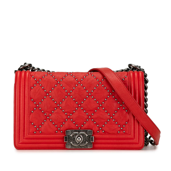 Chanel Medium Studded Crumpled Calfskin Boy Flap (SHG-rqfnOd)