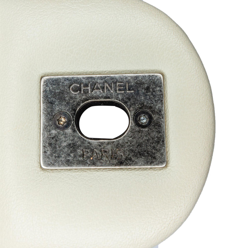 Chanel Medium Tweed Single Flap (SHG-2oV8gp)