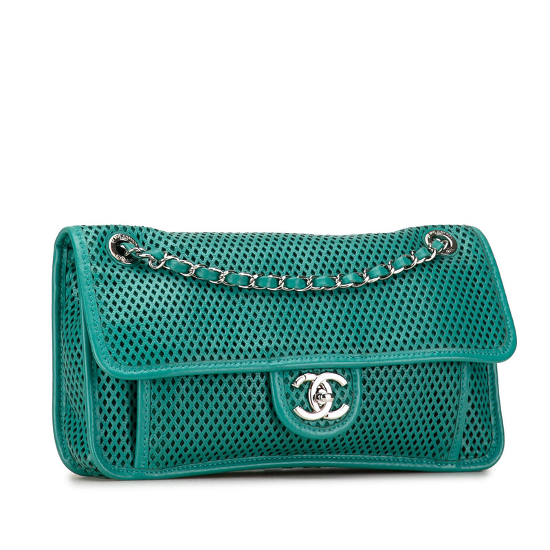 Chanel Medium Up In The Air Flap (SHG-HIBeFk)