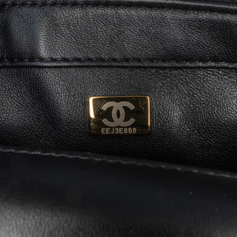 Chanel Mini Quilted Lambskin Heart Charms Flap (SHG-8hWUGQ)