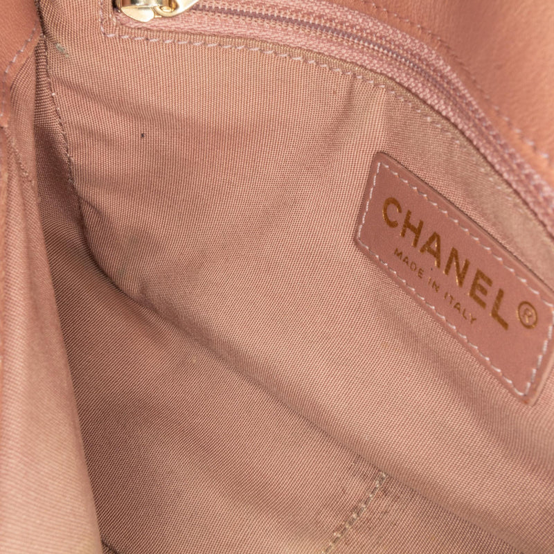 Chanel Mini Rectangular Chevron Lambskin Chain Around Flap (SHG-MXUjLx)