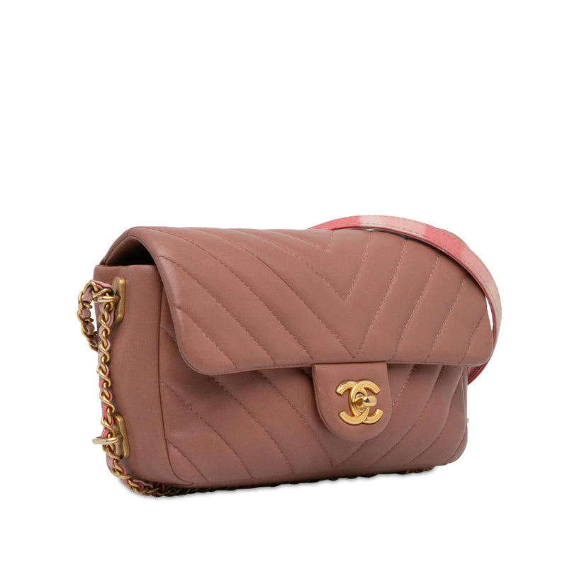 Chanel Mini Rectangular Chevron Lambskin Chain Around Flap (SHG-MXUjLx)