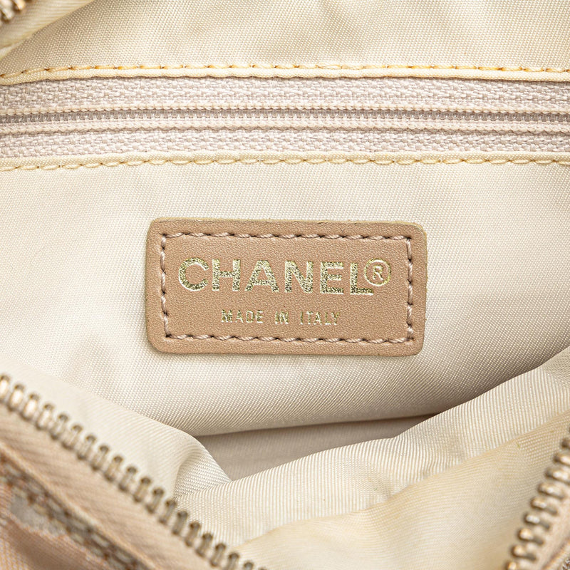 Chanel New Travel Line Handbag (SHG-UKUAFJ)