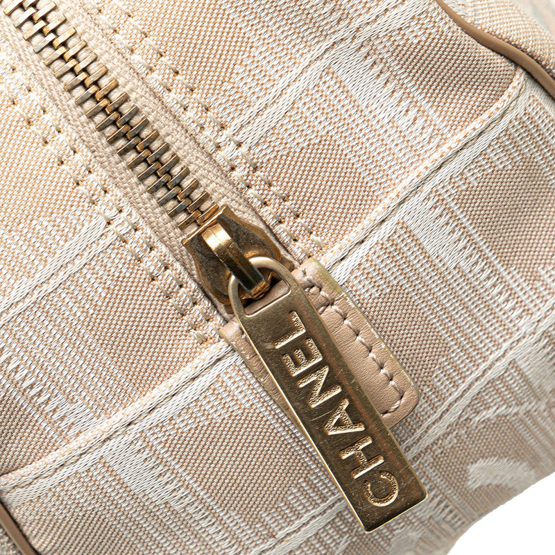 Chanel New Travel Line Handbag (SHG-dh5N6J)