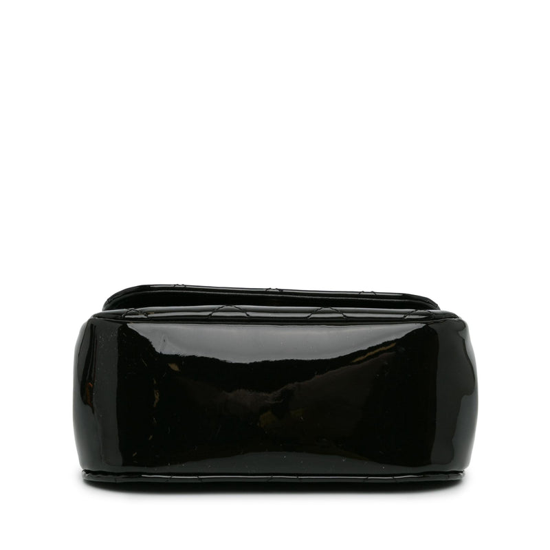 Chanel Patent Frame Clutch Flap with Chain (SHG-kmbz5Y)