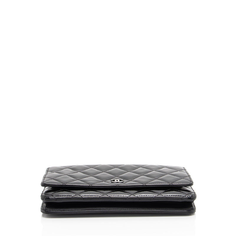 Chanel Patent Leather Classic Wallet on Chain (SHF-sMkM9h)