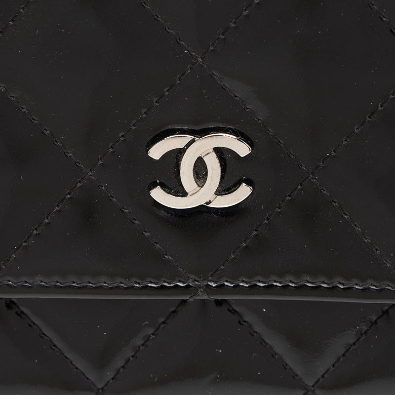 Chanel Patent Leather Classic Wallet on Chain (SHF-sMkM9h)