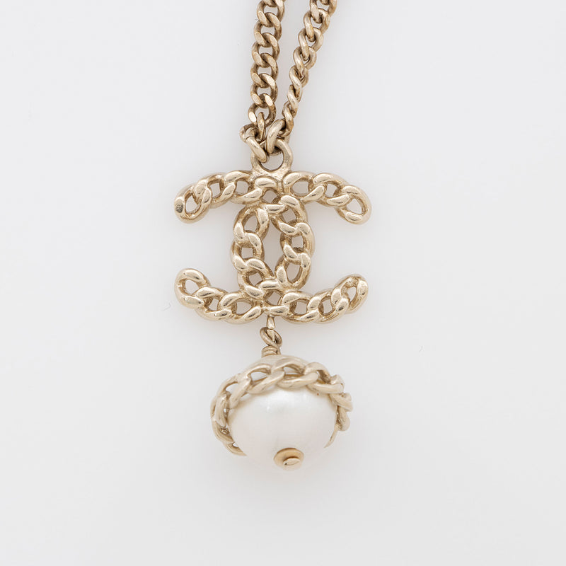 Chanel Pearl CC Drop Necklace (SHF-7mYRgA)