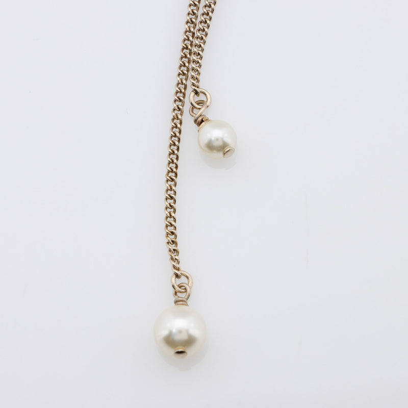 Chanel Pearl CC Drop Necklace (SHF-7mYRgA)