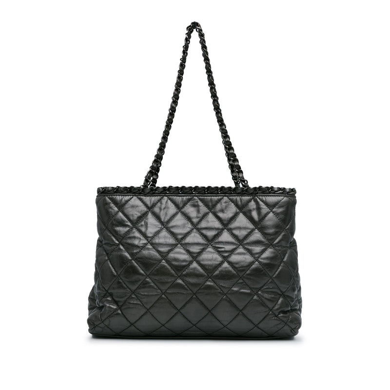 Chanel Quilted Aged Calfskin Chain Me Tote (SHG-63pbEt)