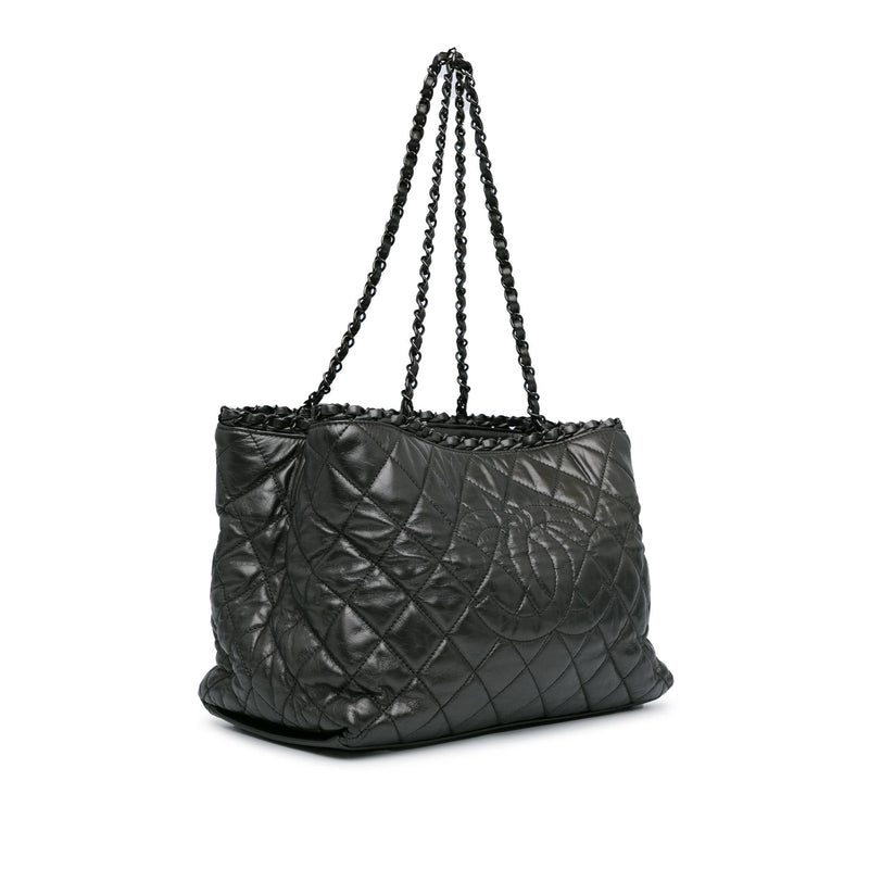 Chanel Quilted Aged Calfskin Chain Me Tote (SHG-63pbEt)