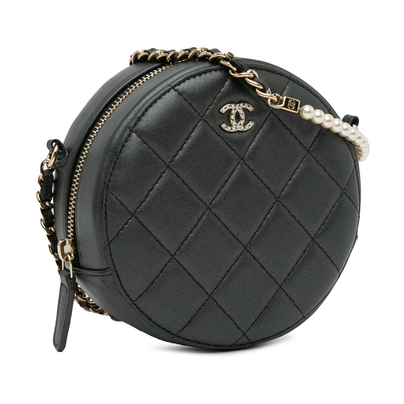 Chanel Quilted Lambskin Round Pearl Clutch with Chain (SHG-UUBB1G)