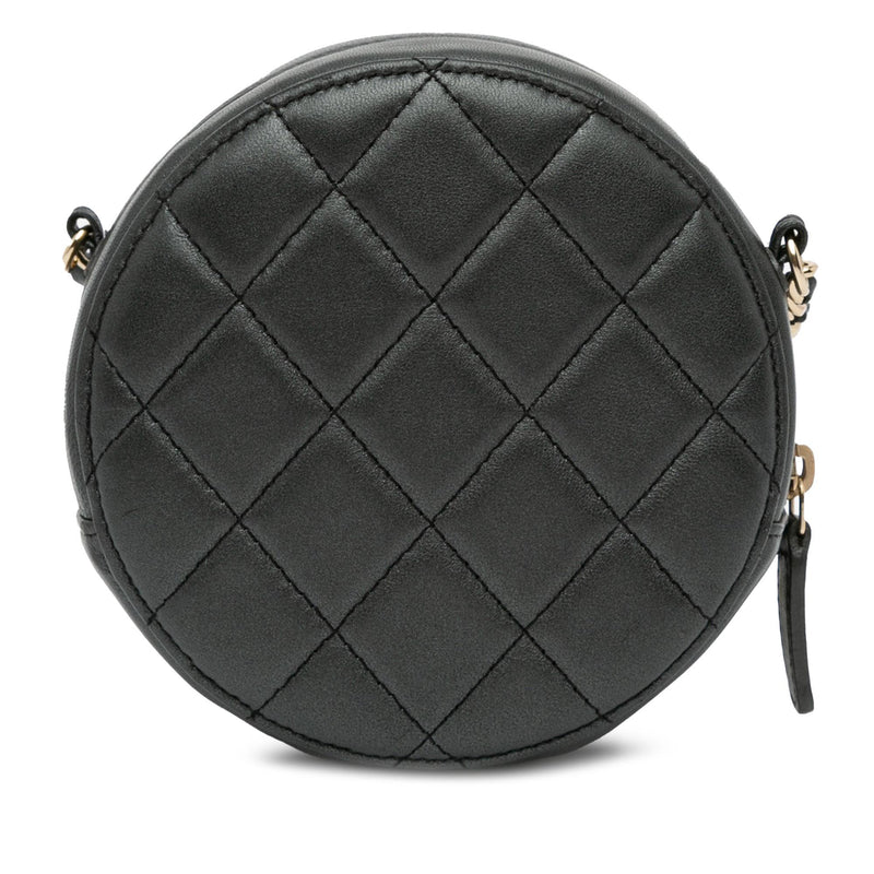 Chanel Quilted Lambskin Round Pearl Clutch with Chain (SHG-gvPaNX)