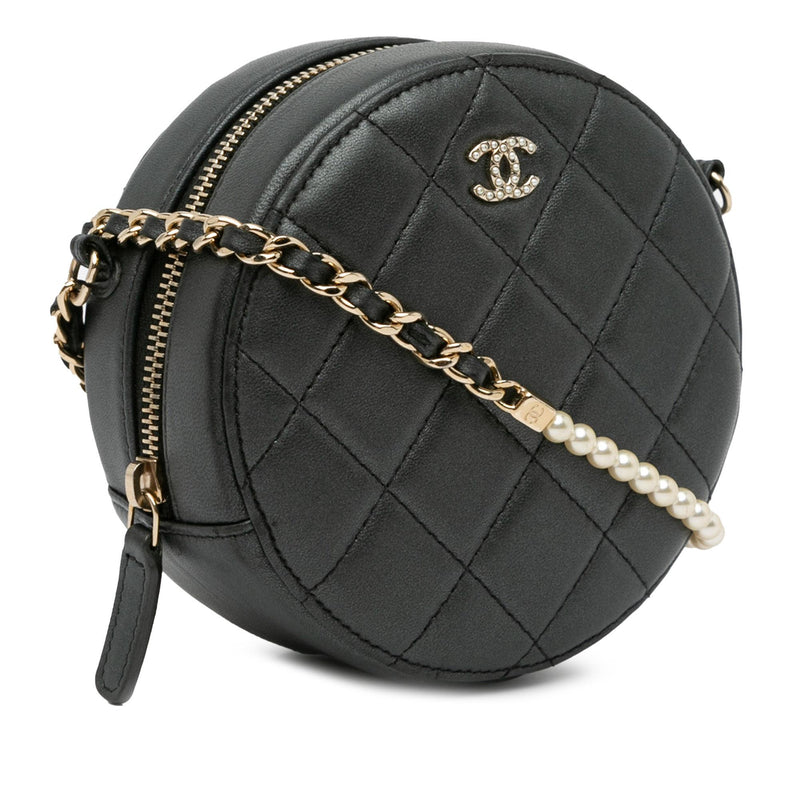 Chanel Quilted Lambskin Round Pearl Clutch with Chain (SHG-gvPaNX)