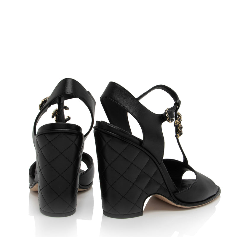 Chanel Quilted Leather CC T-Strap Wedge Sandals - Size 10 / 40 (SHF-exqcVO)