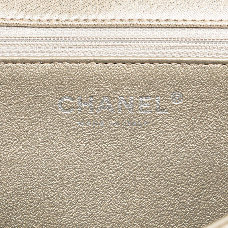 Chanel Reissue 2.55 Metallic Calfskin Reissue Roll Clutch (SHG-Pl5H69)