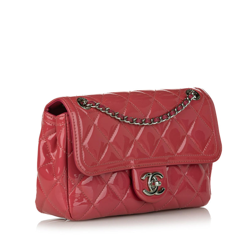 Chanel Small Patent Coco Shine Flap (SHG-lmqkfa)