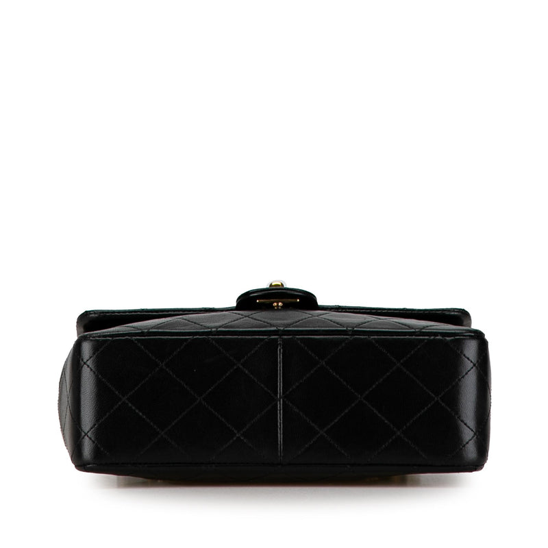 Chanel Square Classic Quilted Lambskin Flap (SHG-NCKAmV)