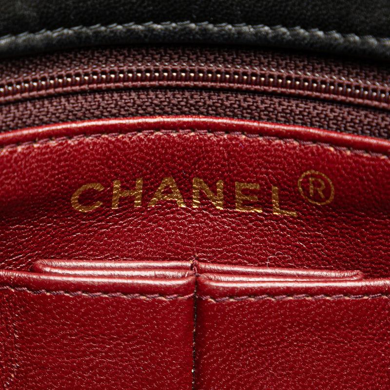 Chanel Square Classic Quilted Lambskin Flap (SHG-NCKAmV)