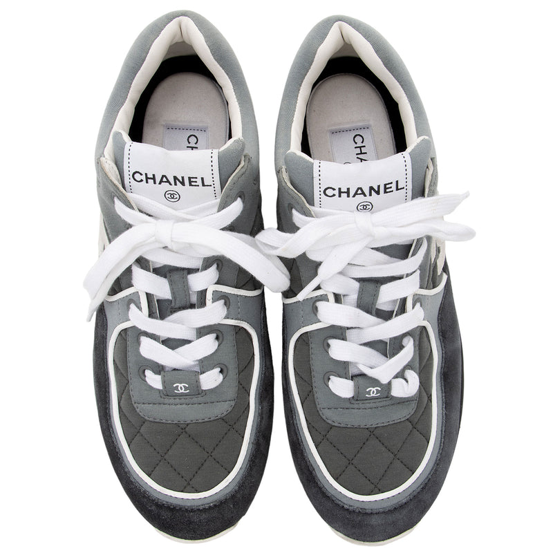 Chanel Quilted Suede CC Sneakers - Size 10 / 40 (SHF-nHAf1t)