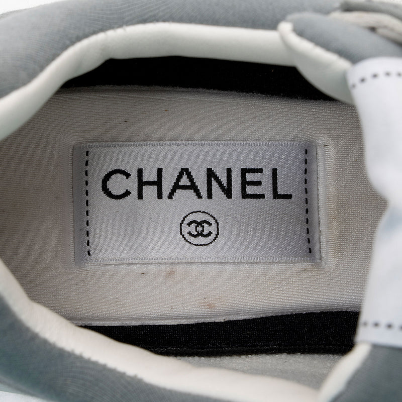 Chanel Quilted Suede CC Sneakers - Size 10 / 40 (SHF-nHAf1t)