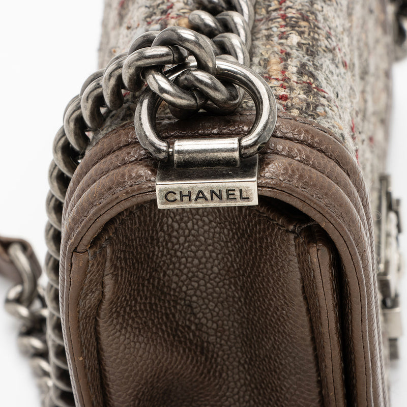 Chanel Tweed Paris-Edinburgh Old Medium Boy Bag (SHF-PnHCww)