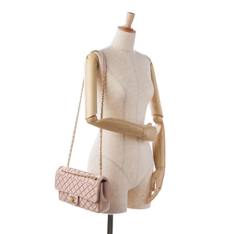 Chanel Twist Quilted Heart Flap (SHG-uZx9EN)