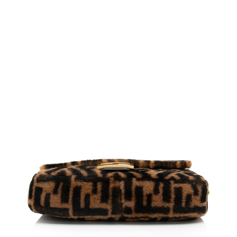 Fendi Sheepskin FF Baguette Shoulder Bag (SHF-mfPxUP)