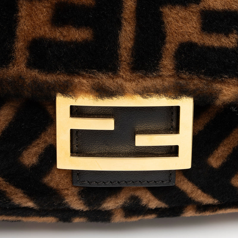 Fendi Sheepskin FF Baguette Shoulder Bag (SHF-mfPxUP)