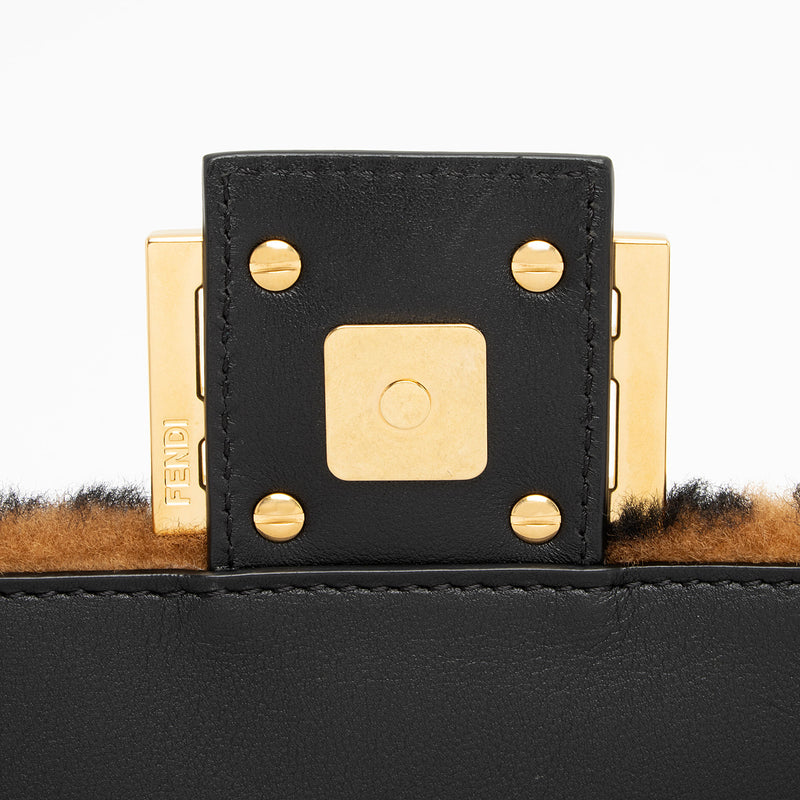 Fendi Sheepskin FF Baguette Shoulder Bag (SHF-mfPxUP)